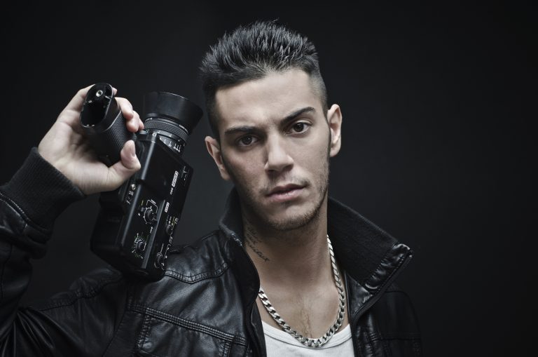 Emis Killa, ecco il video del nuovo singolo “Non era vero”