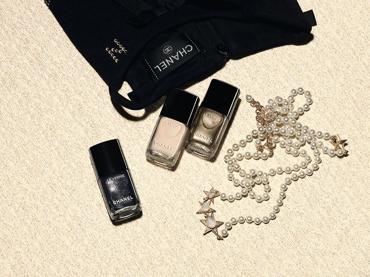 LE VERNIS