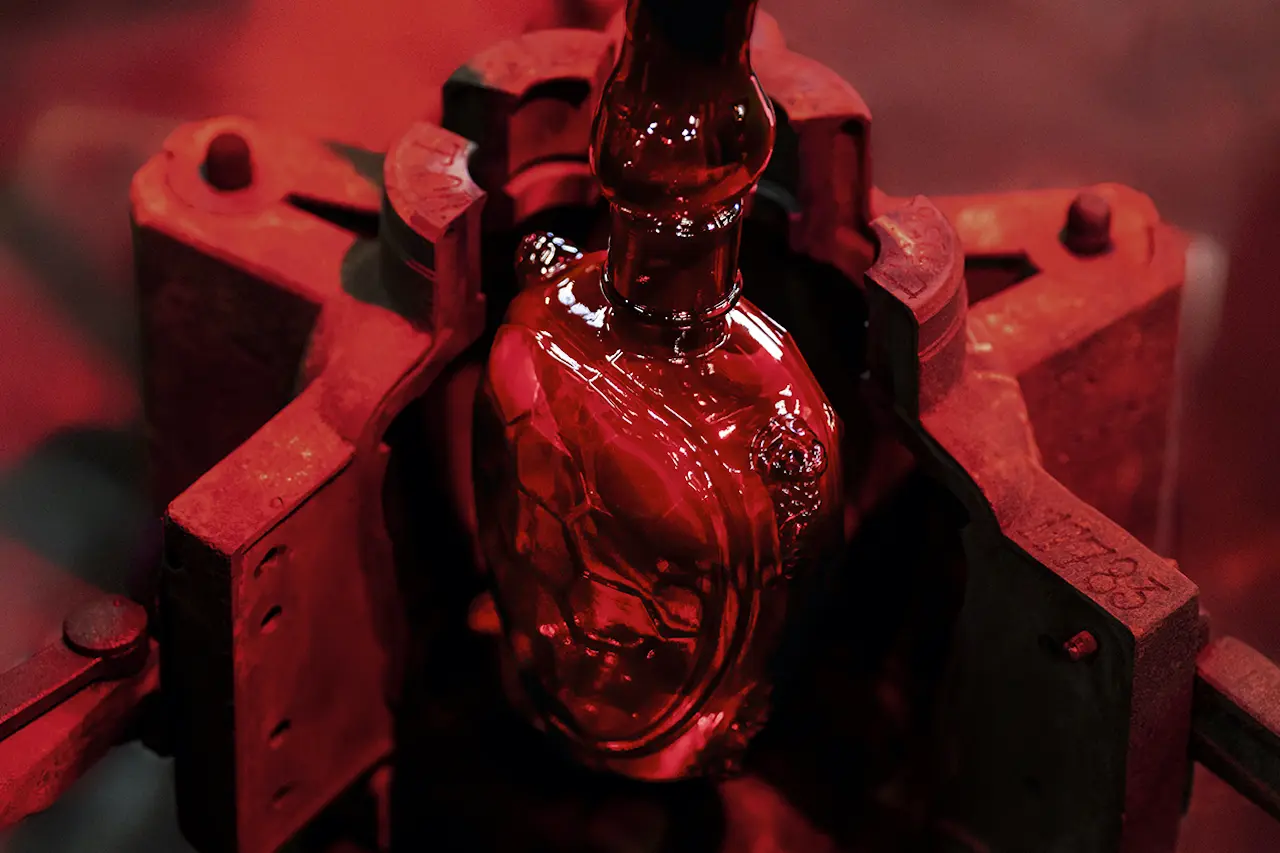 Le Flacon Tortue Red Edition by Baccarat