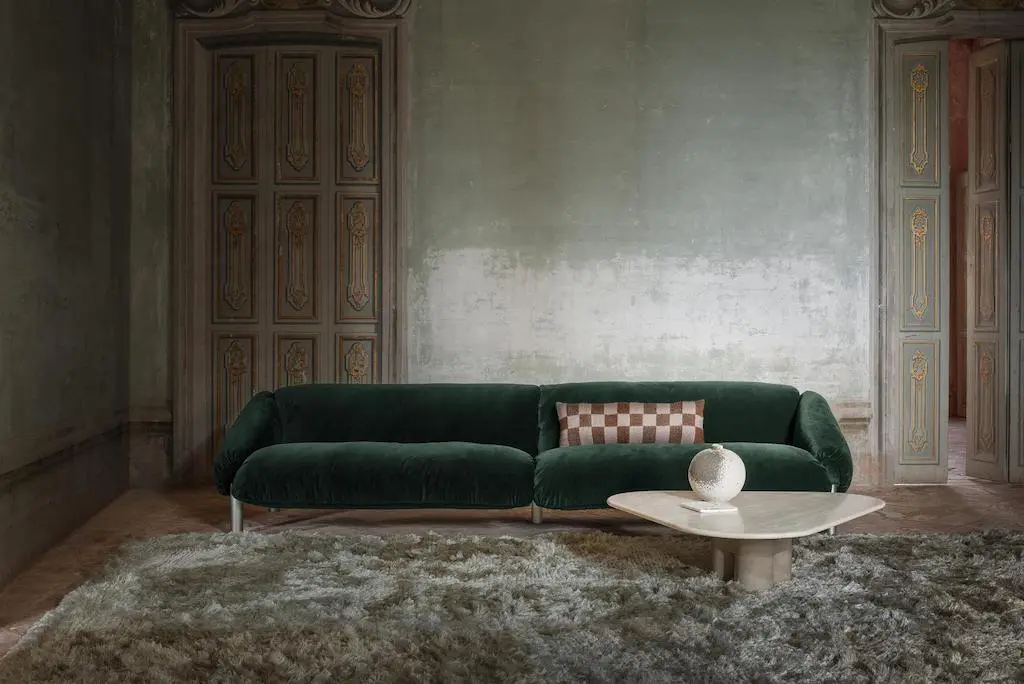 Ghidini1961_setting_Flo_sofa_4_113103-2_ph Fabrizio Bergamo_styling Candida Zanelli(0)