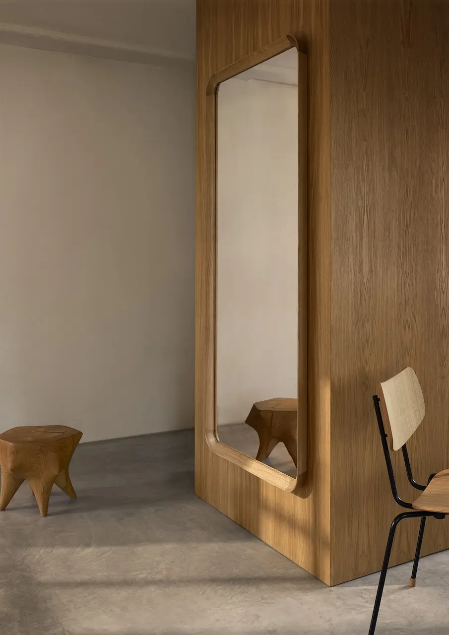 Radio House di Vilhelm Lauritzen by Carl Hansen & Son
