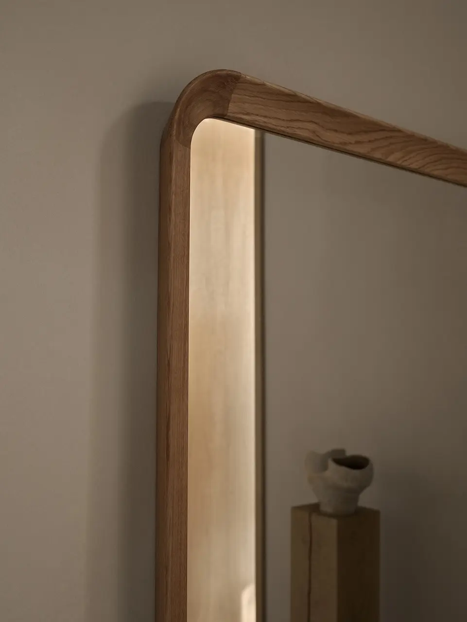 Radio House di Vilhelm Lauritzen by Carl Hansen & Son
