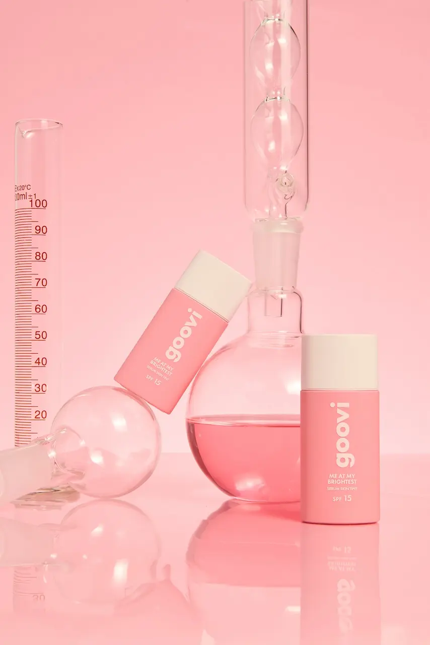 goovi, il brand co-fondato da Michelle Hunziker, annuncia il lancio di Me At My Brightest (30 ml), l'innovativo fondotinta in siero