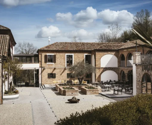 Tra le colline del Monferrato, il Relais Almaranto svela un&rsquo;ospitalit&agrave; di charme
